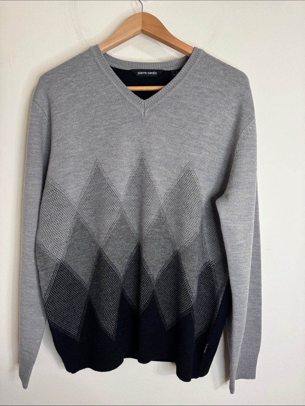 Pierre Cardin V-Neck Geometric Argyle Diamond Pattern Gray-Black Sweater size L